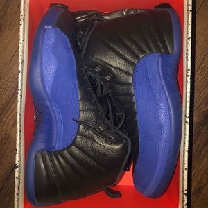 Black, blue 12s and blue, yellow 5s